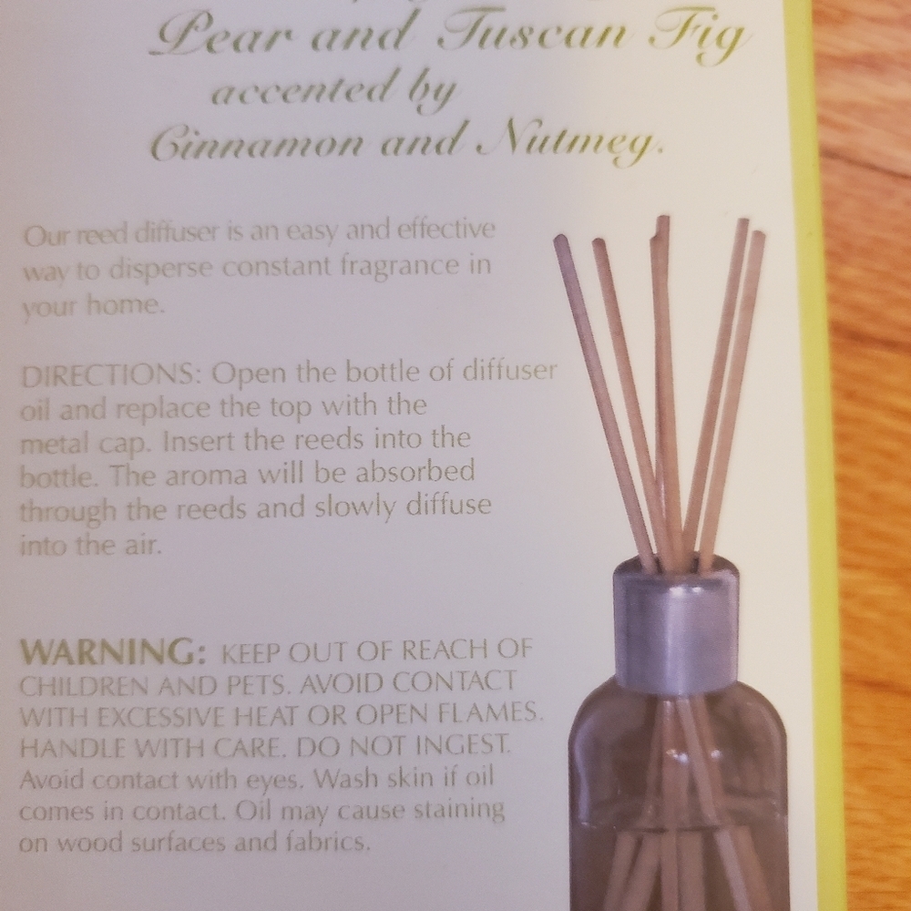 Spiced Fig and Pear Reed Diffuser NWB - Picture 3 of 3